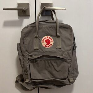 Fjallraven Kånken Backpack in Taupe